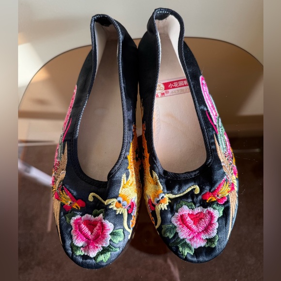 Embroidered Silk Slippers - Picture 2 of 8